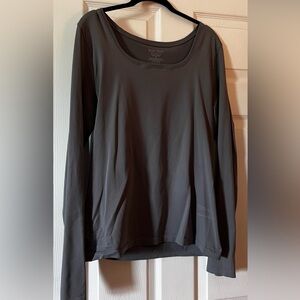 Whbm gray stretchy shirt. Great alone or layering. Like new no snags.